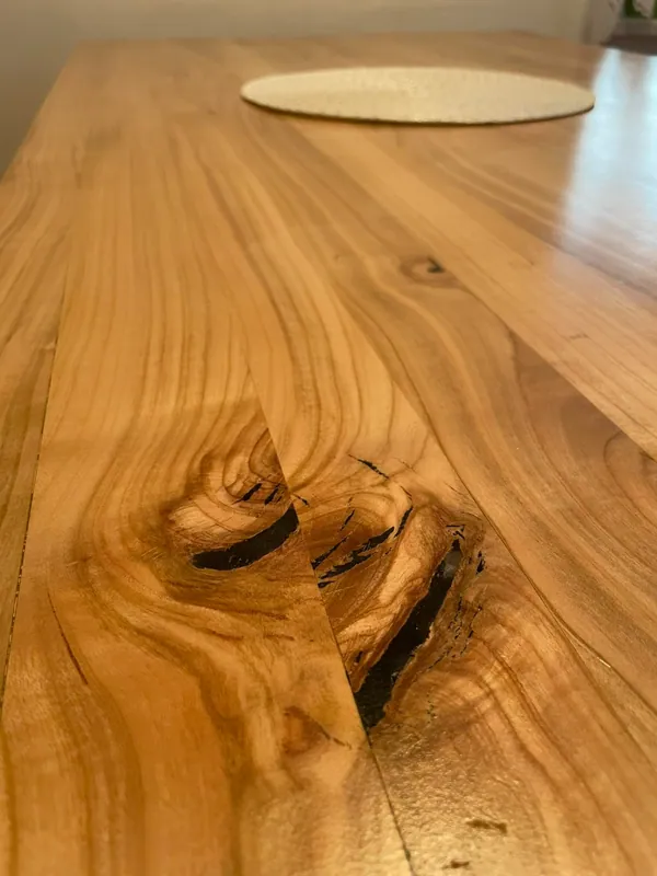 Detail desky z masivu